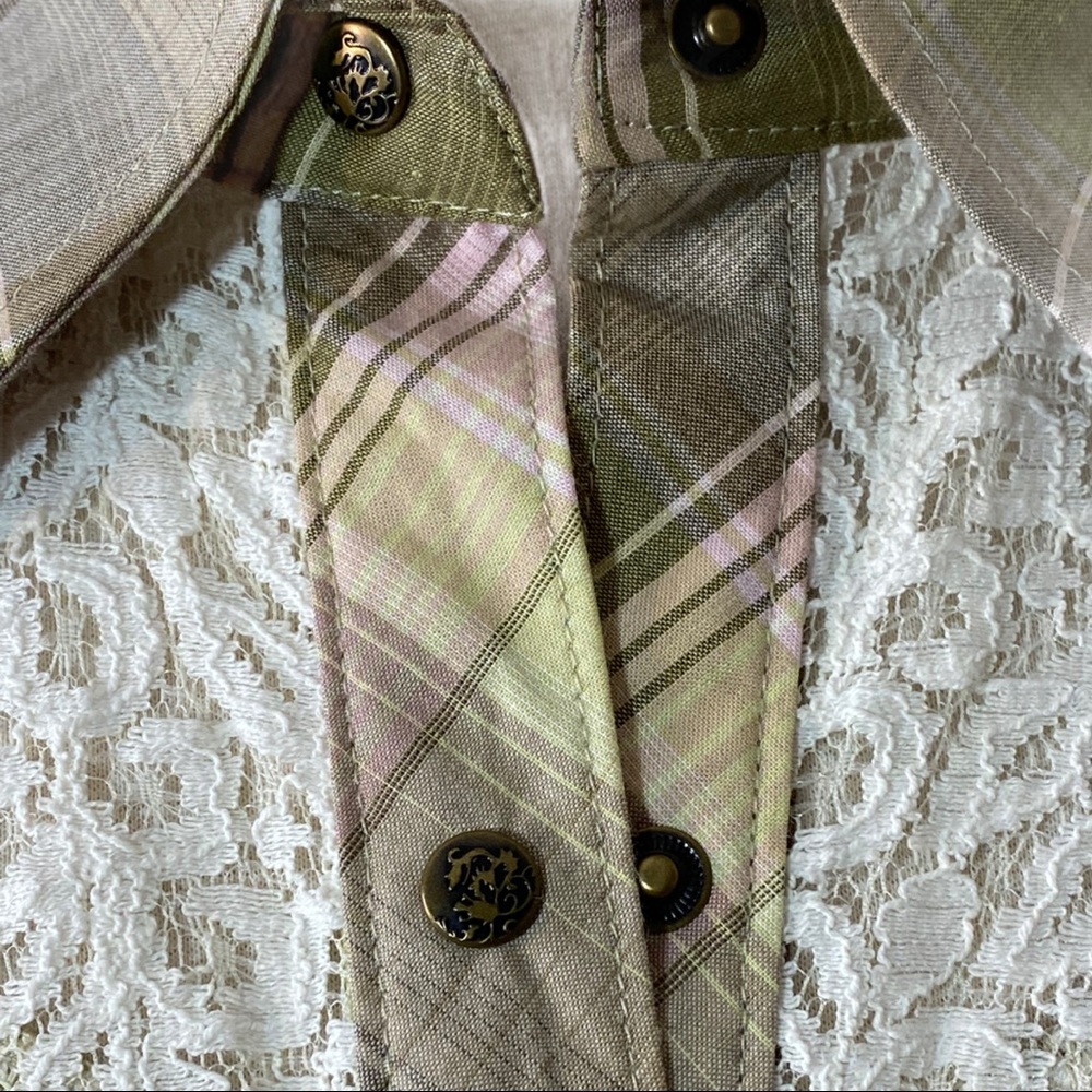 Ariat plaid and lace fitted western shirt - Picture 7 of 12